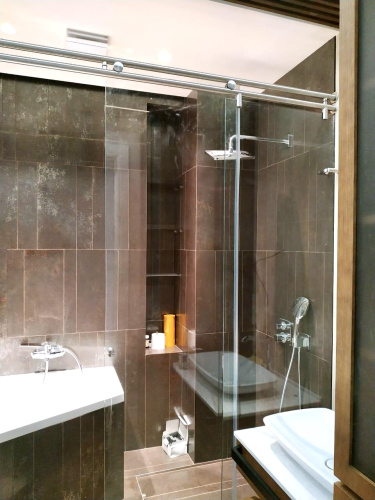 Душевая перегородка с раздвижной дверью