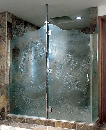 Дверь двустворчатая маятниковая на петлях фигурная