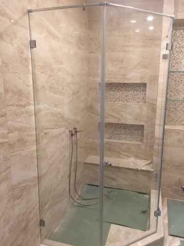 Душевая перегородка трапеция