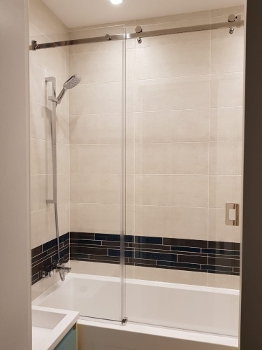 Душевая перегородка с раздвижной дверью