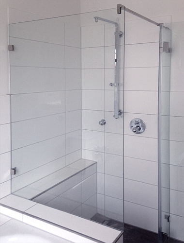 Две шторки в душ