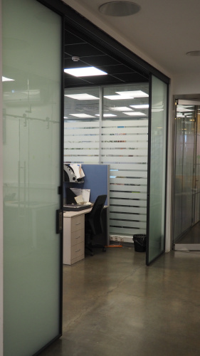 Дверь раздвижная в раме