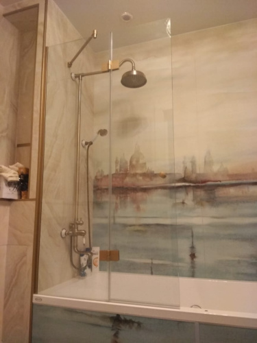 Шторка на ванну дверь-добор