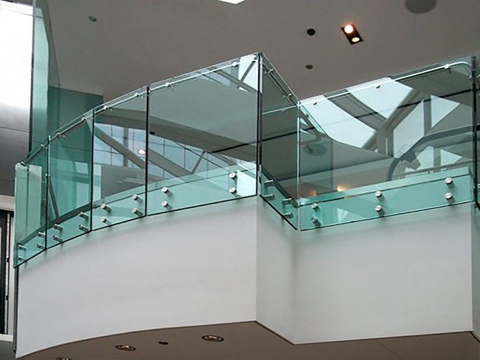 Ограждения лестниц и террас на точках  с выносным поручнем