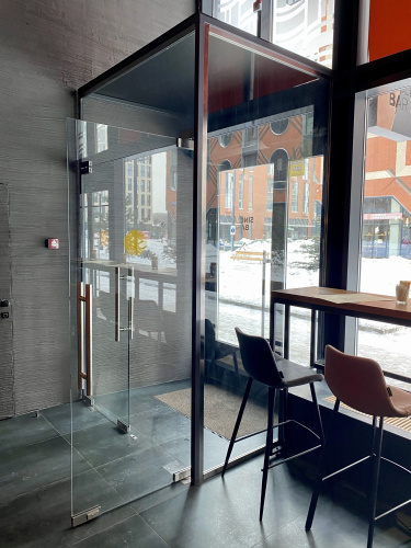 Тамбур из закаленного стекла