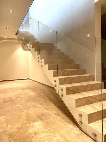 Ограждения лестниц на точках без поручня