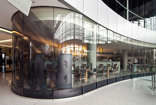 Перегородка с гнутым стеклом