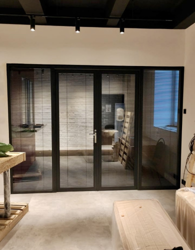 Перегородки с межрамными жалюзи