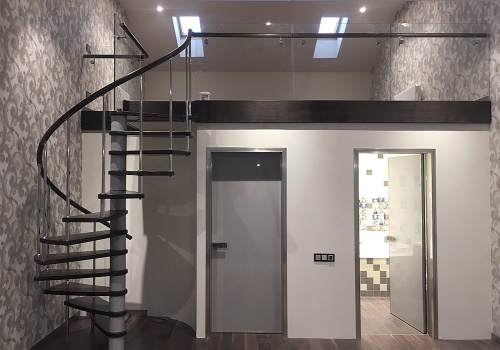 Ограждения ригельные с деревянными стойками и поручнем