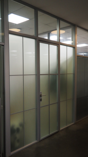 Перегородка с узким профилем