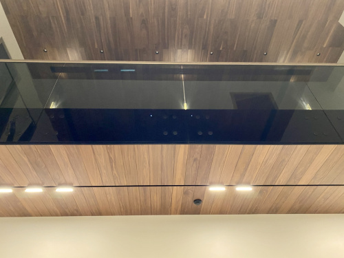 Ограждения балконов и террас на точках с поручнем