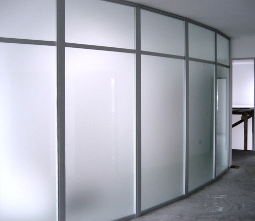 Перегородка с одинарным остеклением