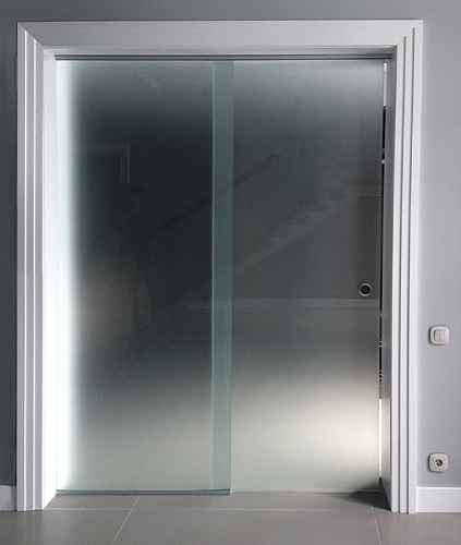 Дверь раздвижная с добором с закрытым треком Дверь раздвижная с добором с закрытым треком