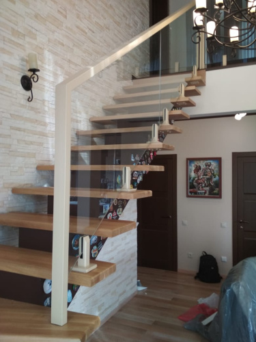 Ограждения лестниц на министойках с поручнем