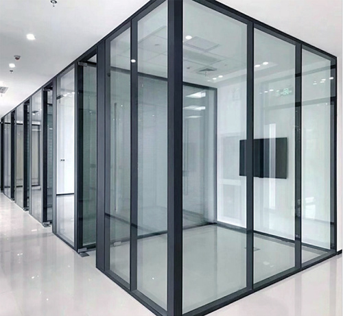 Перегородка с одинарным остеклением