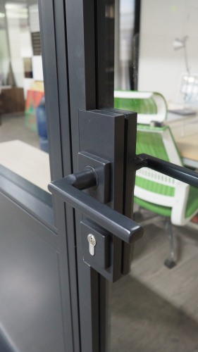 Перегородка с узким профилем