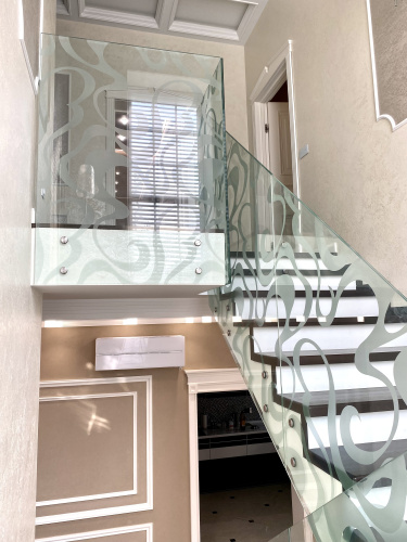 Ограждения лестниц на точках без поручня