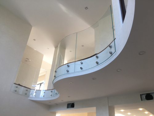 Ограждения балконов и террас на точках гнутое