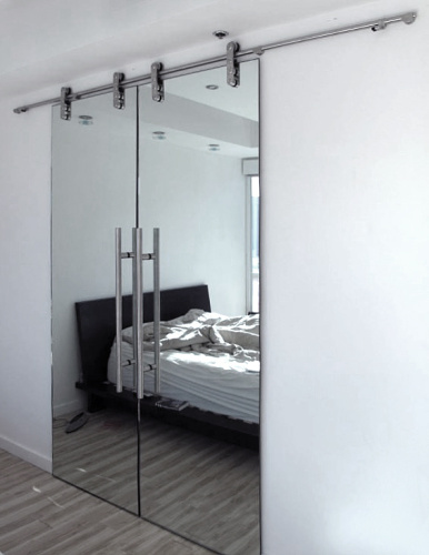 Двухстворчатые двери раздвижные с открытым треком