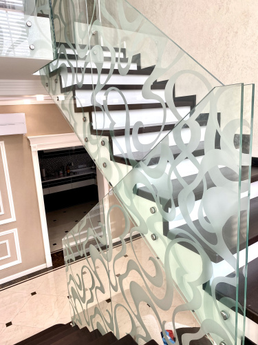 Ограждения лестниц на точках без поручня