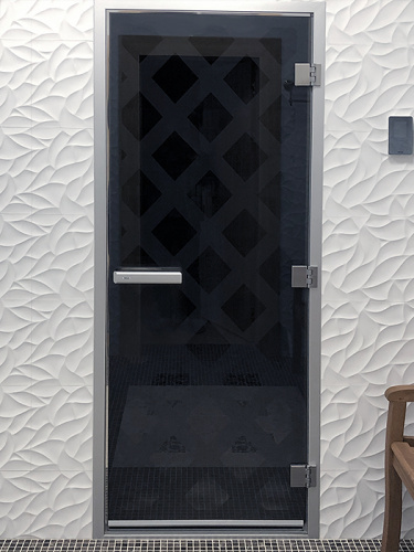 Дверь в алюминиевой коробке